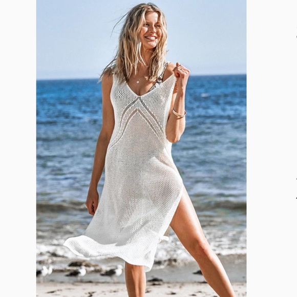 Cupshe Other - Cupshe Sleeveless V Neck Cover Up Dress